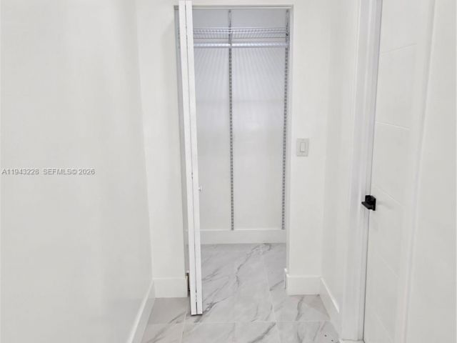 2-bedroom home for rent in North Miami - 987 NE 145 B - MondialRealty