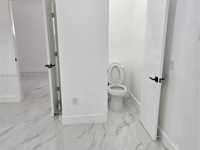 2-bedroom home for rent in North Miami - 987 NE 145 B - MondialRealty