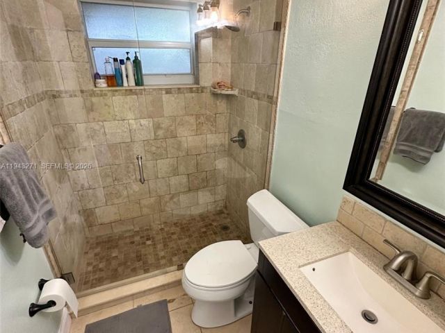 2-bedroom home for rent in Hollywood - 1610 N Hayes Str B - MondialRealty