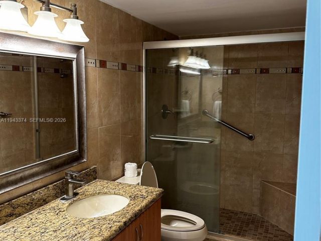 2-bedroom condo for sale in Hollywood - 3800 E Ocean Dr 1518 - MondialRealty