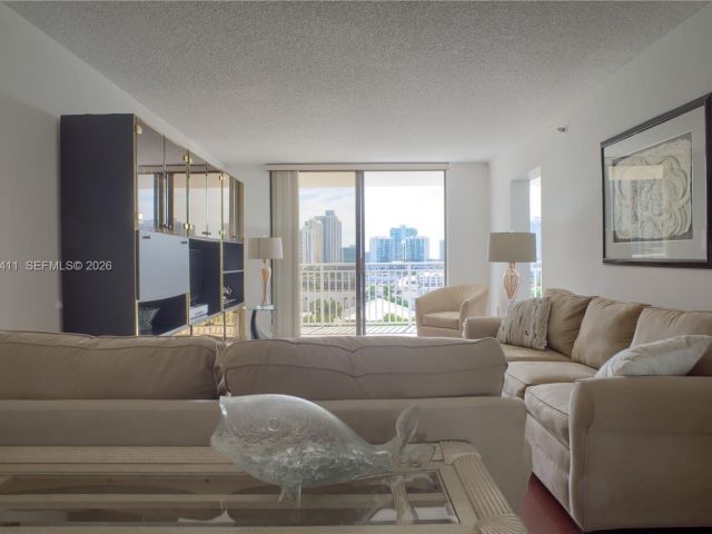 Apartment for rent  Unit #1008 - photo 7442076