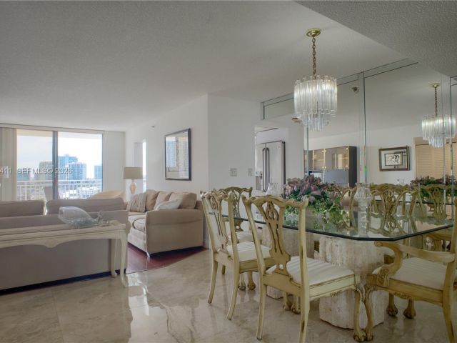 Apartment for rent  Unit #1008 - photo 7442079