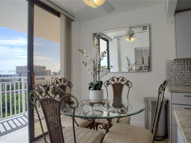 Apartment for rent  Unit #1008 - photo 7442083