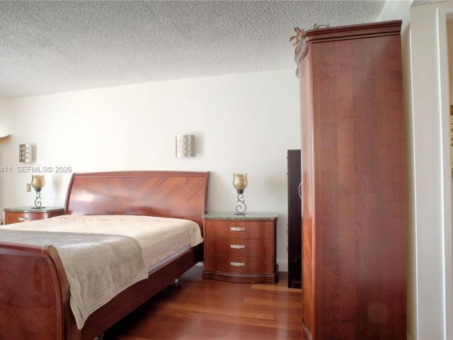 Apartment for rent  Unit #1008 - photo 7442087