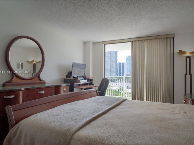 Apartment for rent  Unit #1008 - photo 7442089