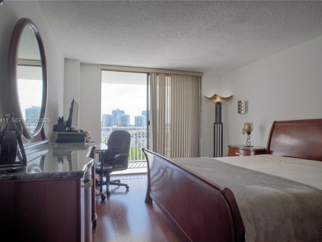 Apartment for rent  Unit #1008 - photo 7442090