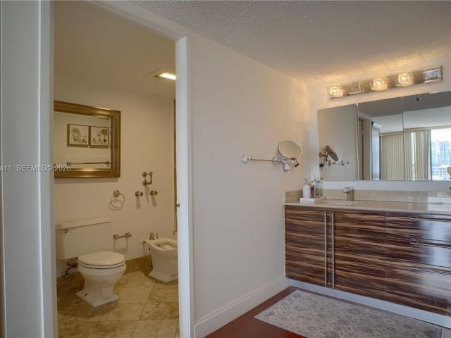 Apartment for rent  Unit #1008 - photo 7442091