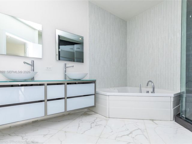 Apartment for sale  Unit #3407 - photo 7131750