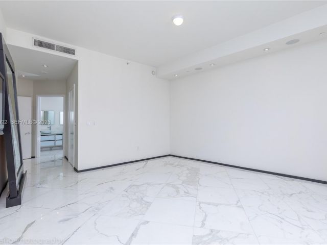 Apartment for sale  Unit #3407 - photo 7131752