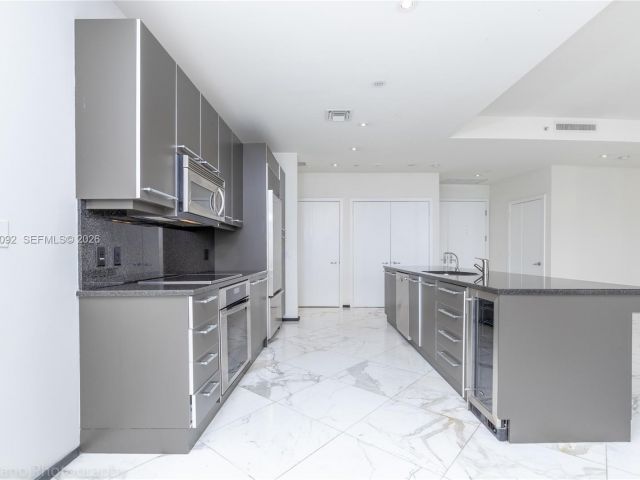 Apartment for sale  Unit #3407 - photo 7131757