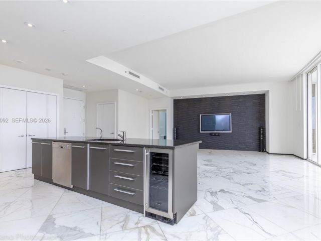 Apartment for sale  Unit #3407 - photo 7131758