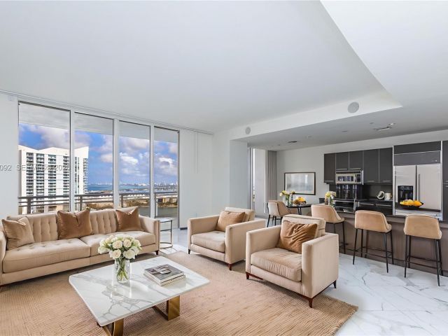 Apartment for sale  Unit #3407 - photo 7131761