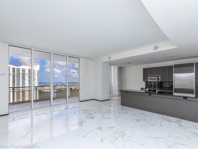 Apartment for sale  Unit #3407 - photo 7131762