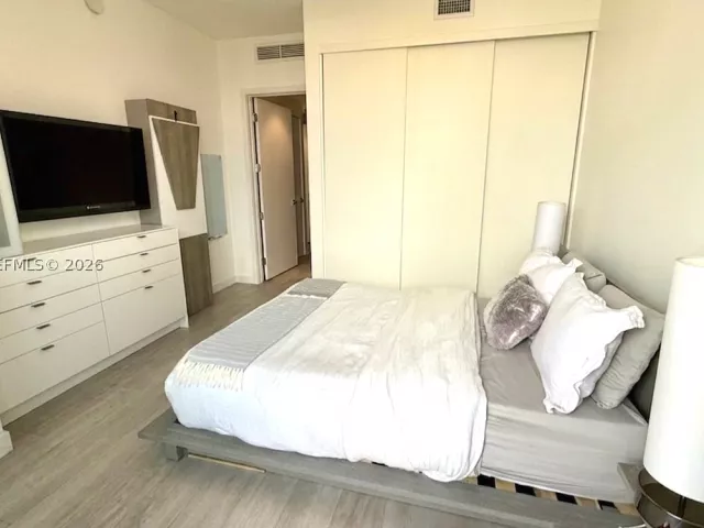 3-bedroom condo for sale in Miami - 488 NE 18th St 700 - MondialRealty