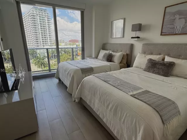 3-bedroom condo for sale in Miami - 488 NE 18th St 700 - MondialRealty