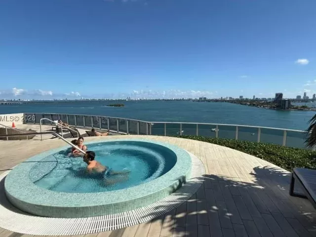 3-bedroom condo for sale in Miami - 488 NE 18th St 700 - MondialRealty