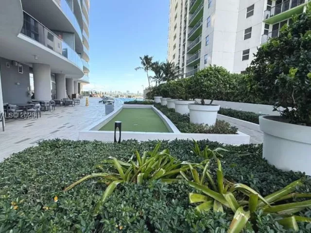3-bedroom condo for sale in Miami - 488 NE 18th St 700 - MondialRealty