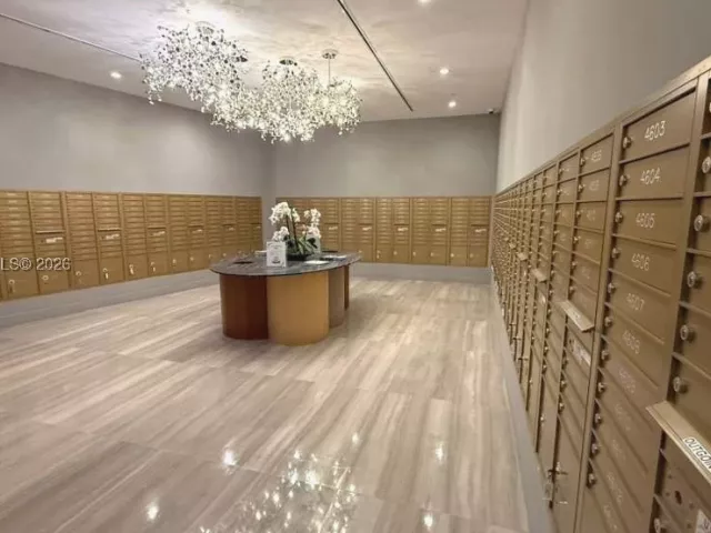 3-bedroom condo for sale in Miami - 488 NE 18th St 700 - MondialRealty