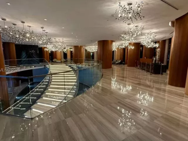 3-bedroom condo for sale in Miami - 488 NE 18th St 700 - MondialRealty