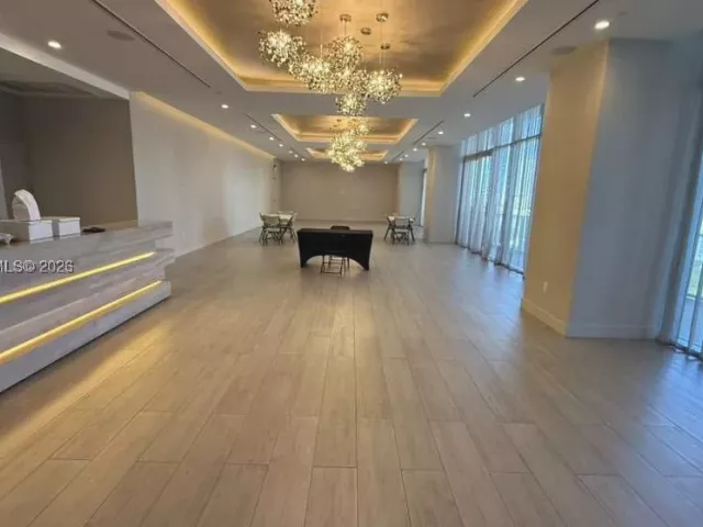 3-bedroom condo for sale in Miami - 488 NE 18th St 700 - MondialRealty