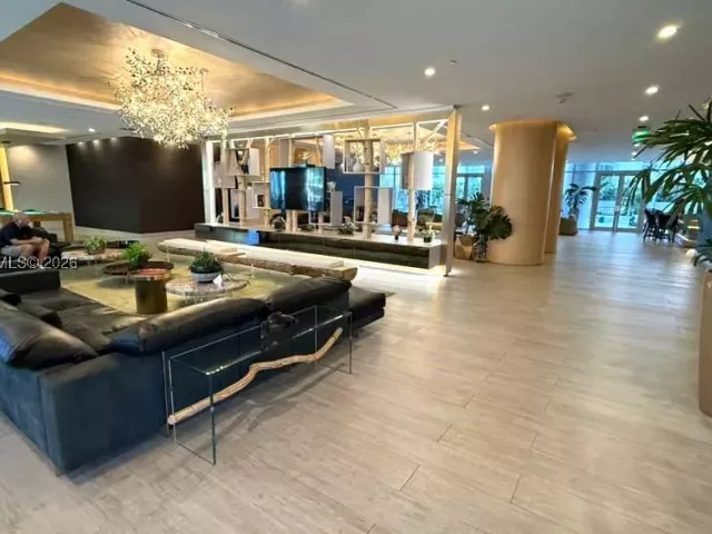 3-bedroom condo for sale in Miami - 488 NE 18th St 700 - MondialRealty