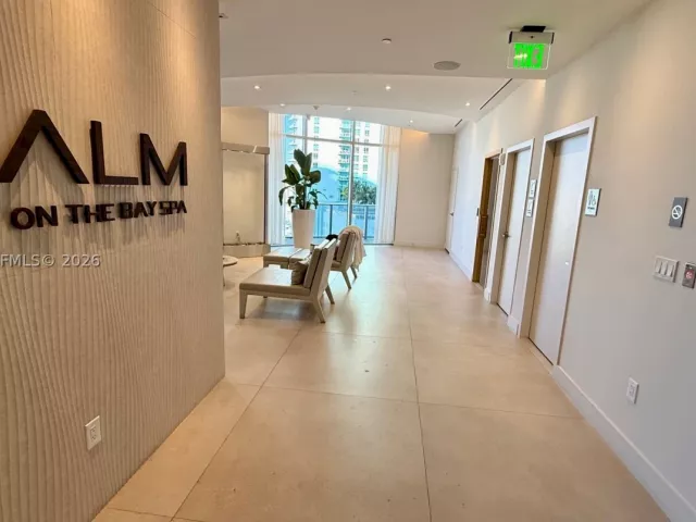 3-bedroom condo for sale in Miami - 488 NE 18th St 700 - MondialRealty