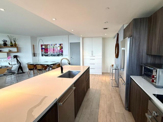 Apartment for sale  Unit #700 - photo 7075026