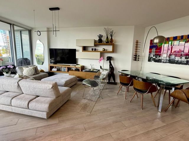 Apartment for sale  Unit #700 - photo 7075033