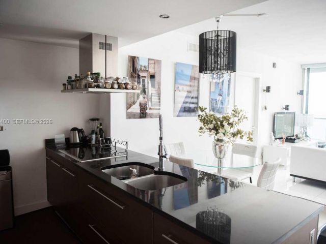 Apartment for sale  Unit #3805 - photo 7090634