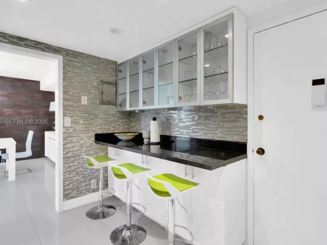 2-bedroom condo for rent in Hallandale Beach - 3140 S Ocean Dr 1211 - MondialRealty