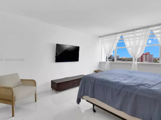 2-bedroom condo for rent in Hallandale Beach - 3140 S Ocean Dr 1211 - MondialRealty