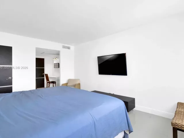 2-bedroom condo for rent in Hallandale Beach - 3140 S Ocean Dr 1211 - MondialRealty