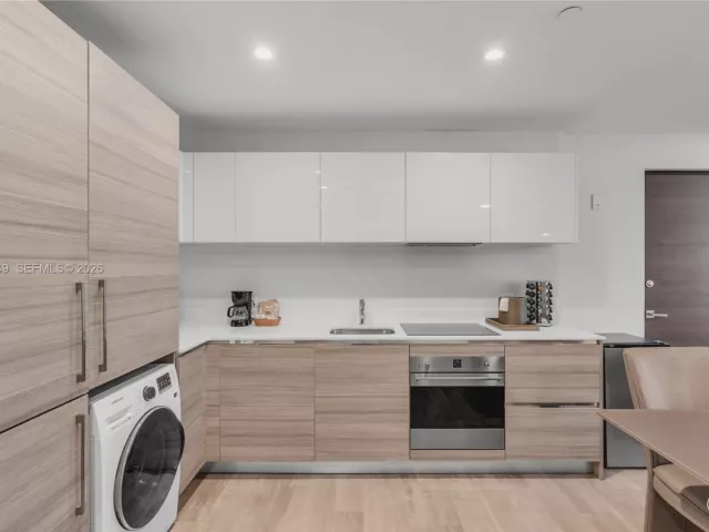 2-bedroom condo for sale in Hollywood - 777 N Ocean Dr S410 - MondialRealty