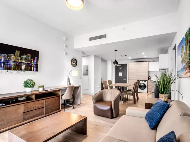 2-bedroom condo for sale in Hollywood - 777 N Ocean Dr S410 - MondialRealty