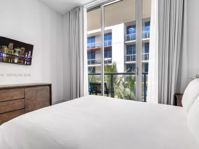 2-bedroom condo for sale in Hollywood - 777 N Ocean Dr S410 - MondialRealty