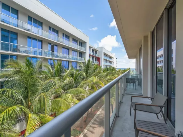 2-bedroom condo for sale in Hollywood - 777 N Ocean Dr S410 - MondialRealty