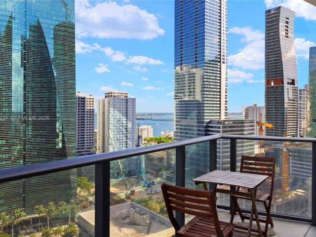 Apartment for sale  Unit #2001 - photo 7451632