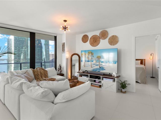 Apartment for sale  Unit #2001 - photo 7451634