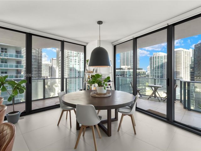 Apartment for sale  Unit #2001 - photo 7451635