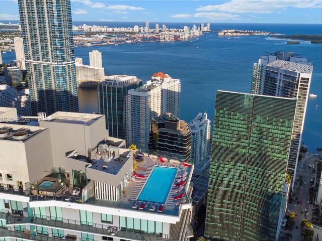 Apartment for sale  Unit #2001 - photo 7451640