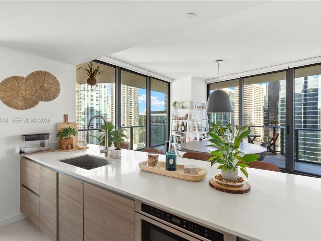 Apartment for sale  Unit #2001 - photo 7451642