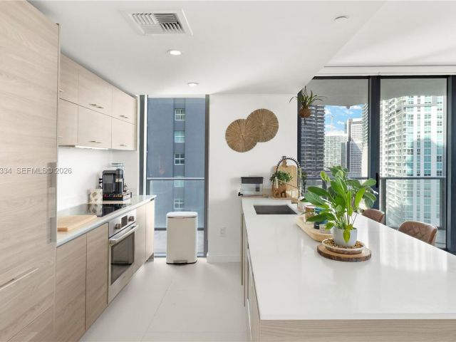 Apartment for sale  Unit #2001 - photo 7451644