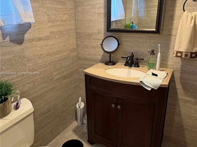 Home for rent at 808 NE 27th Ave 808 - photo 7068127