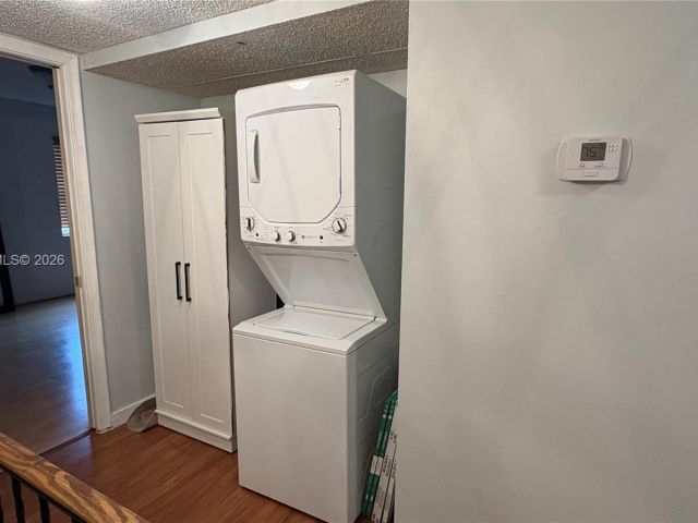 Home for rent at 808 NE 27th Ave 808 - photo 7068131