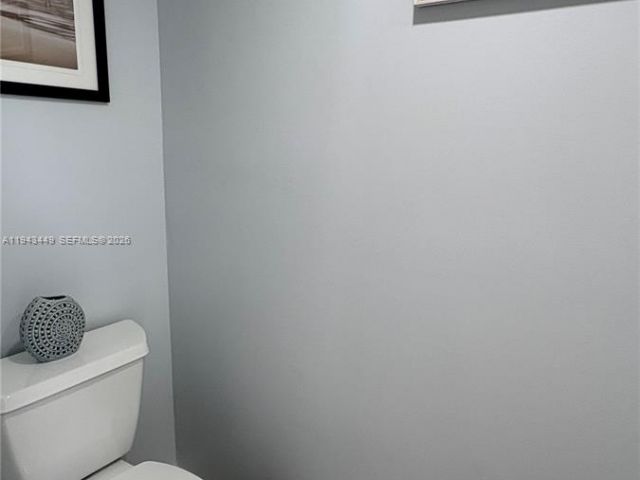 Home for rent at 808 NE 27th Ave 808 - photo 7068134