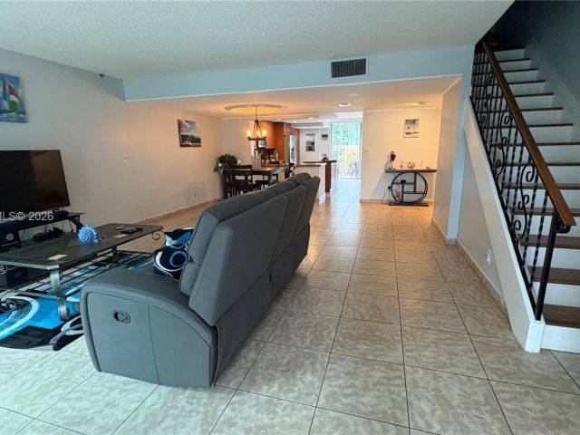 Home for rent at 808 NE 27th Ave 808 - photo 7068136