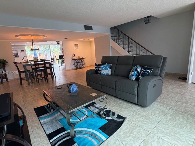 Home for rent at 808 NE 27th Ave 808 - photo 7068137