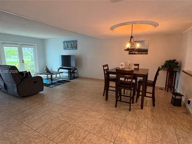 Home for rent at 808 NE 27th Ave 808 - photo 7068141