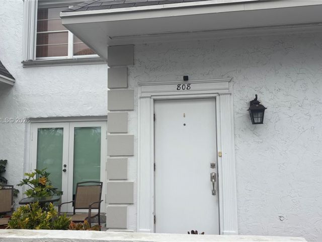 Home for rent at 808 NE 27th Ave 808 - photo 7068142