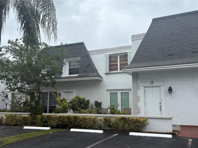 Home for rent at 808 NE 27th Ave 808 - photo 7068143